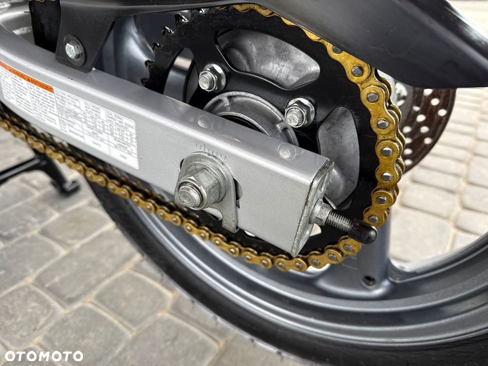Suzuki GS - 32