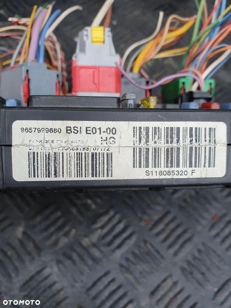 Moduł kostki wtyczki BSI CITROEN BERLINGO PEUGEOT 307 9657999680 E01 - 2