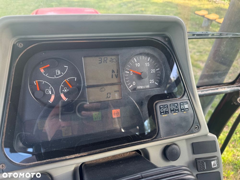 Massey Ferguson 8250 PowerControl - 40