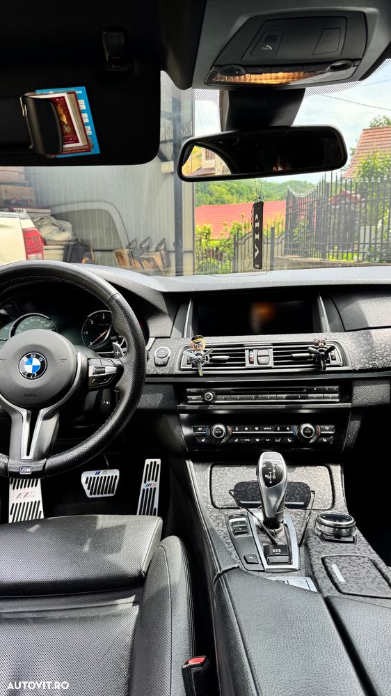 BMW Seria 5 520d xDrive AT - 13