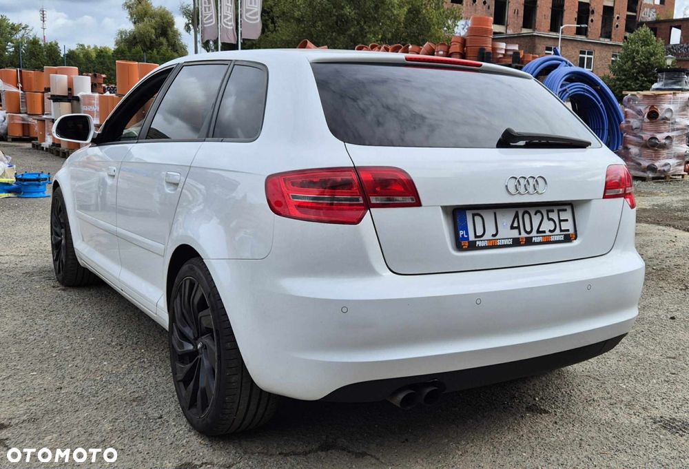 Audi A3 Sportback 1.8 TFSI Ambiente - 3