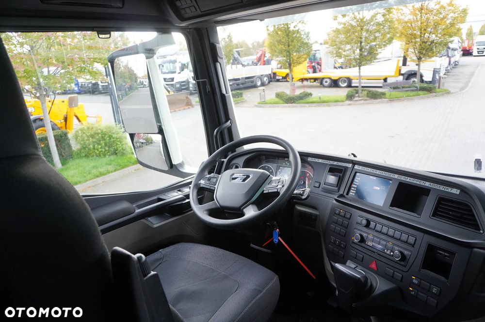 MAN TGX 26.470 6x2 COINTAINERKIPPER HYVA HIRMSCHLING / 200 tys. km! - 25