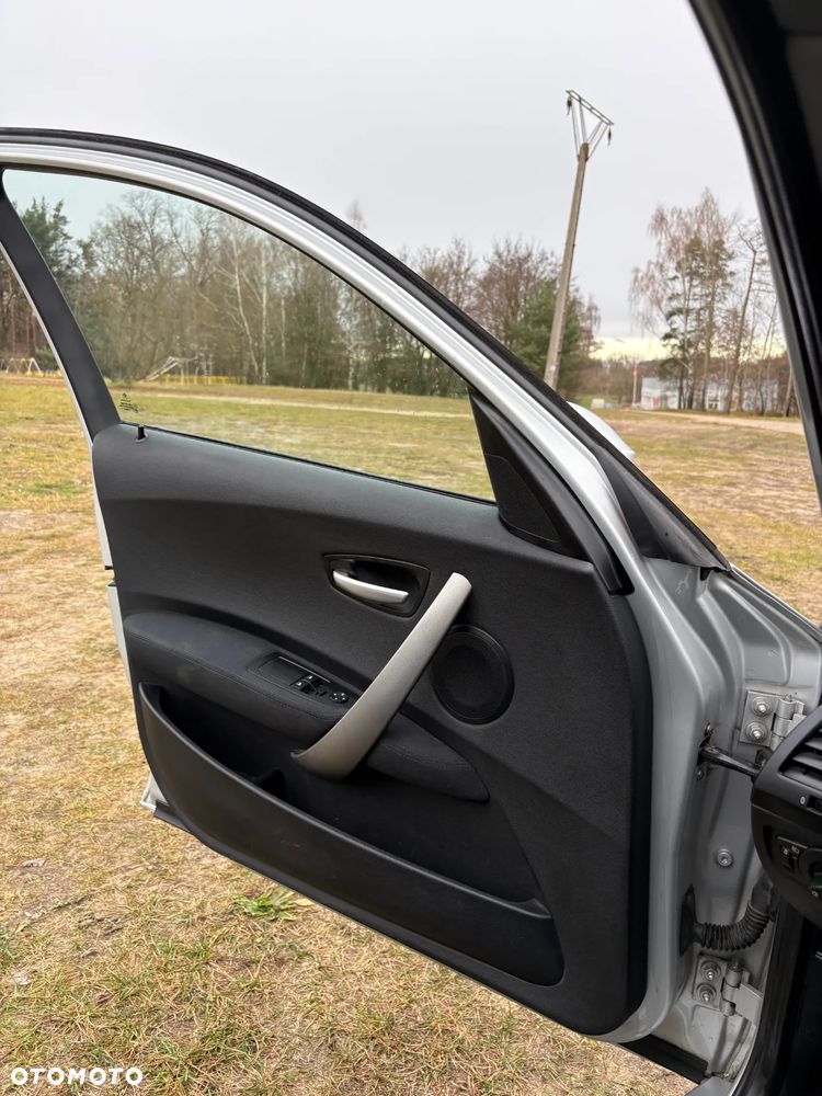 BMW Seria 1 116i - 26