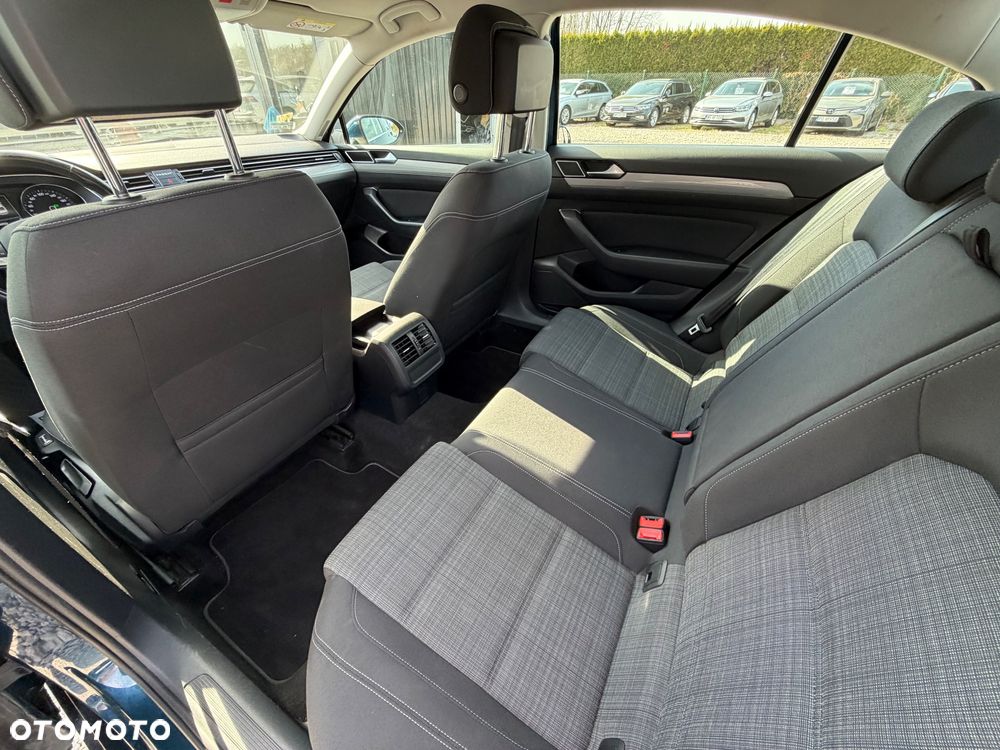 Volkswagen Passat 2.0 TDI EVO Business DSG - 31