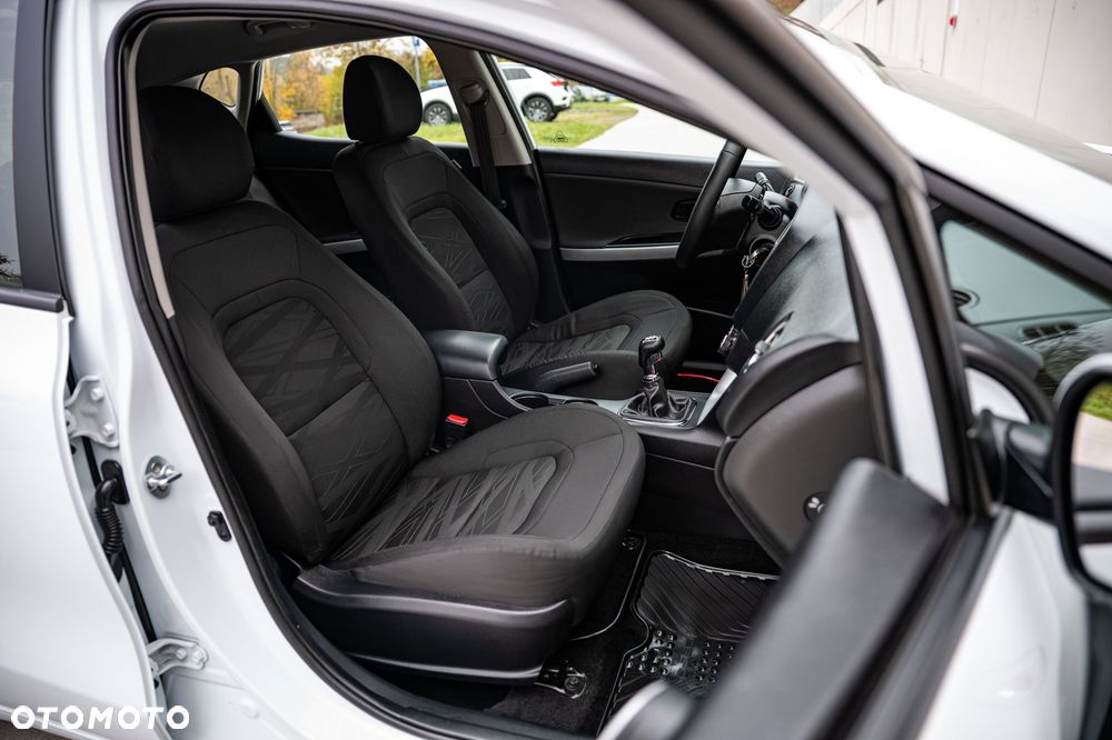 Kia Ceed - 35