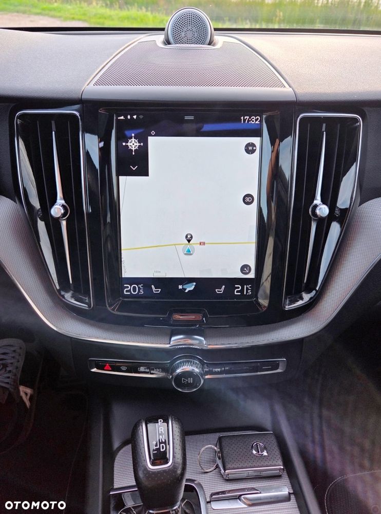 Volvo XC 60 D5 AWD Geartronic RDesign - 39