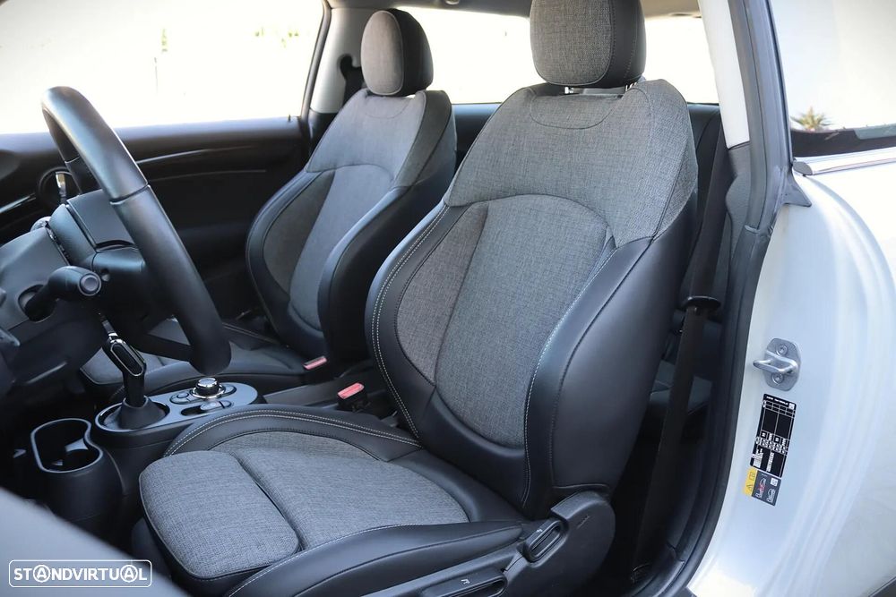 MINI 3 Portas Cooper SE Essential - 18