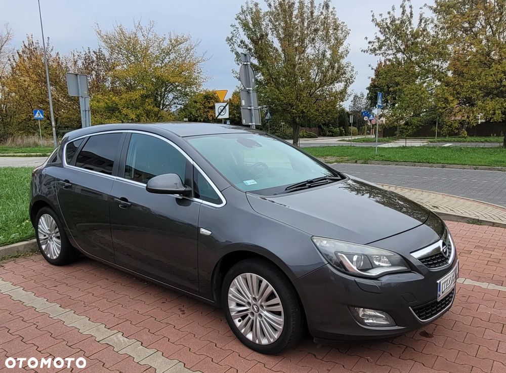 Opel Astra 1.7 CDTI DPF Cosmo - 1