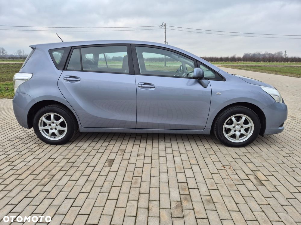 Toyota Verso 1.8 Prestige EU5 - 11