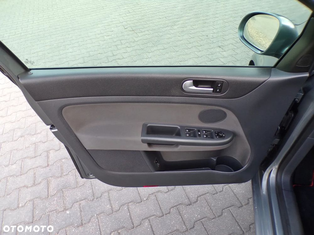 Volkswagen Golf Plus 1.9 TDI Comfortline - 17