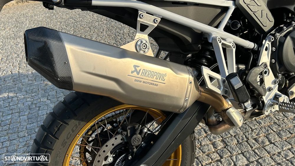 BMW F 900 GS Lightwhite / Racing Blue Metalizado (Versão GS Trophy) - 3