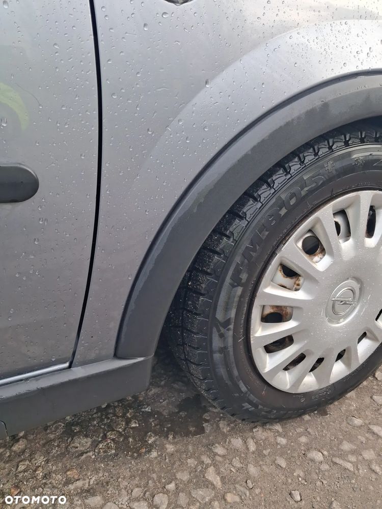 Opel Corsa 1.4 16V Enjoy - 8