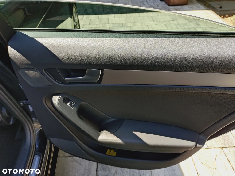 Audi A4 Limousine - 16