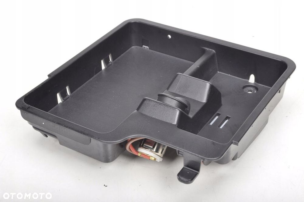 BMW G29 WEJŚCIE GNIAZDO USB ZAPALNICZKI 21R UK - 2