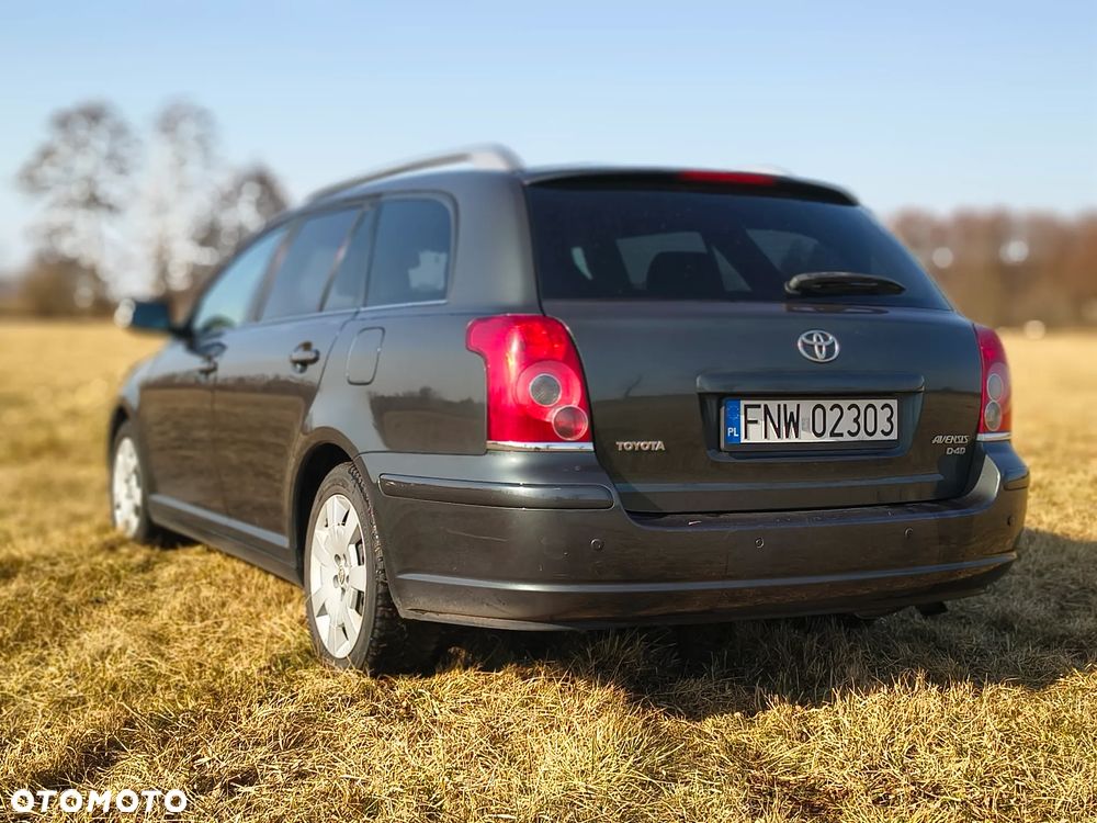 Toyota Avensis 2.0 D-4D Sol - 3