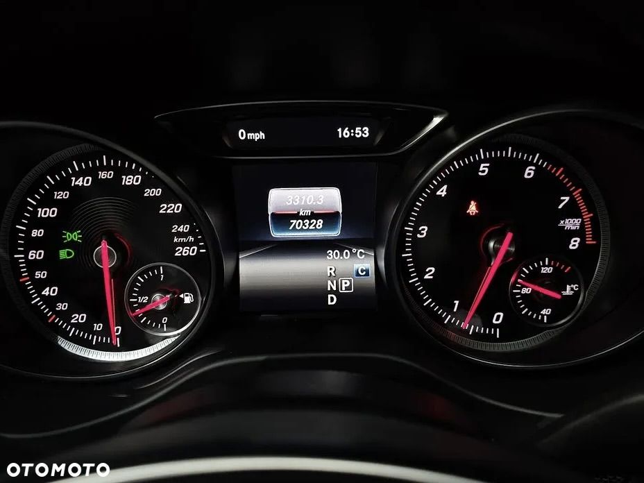 Mercedes-Benz CLA 220 4Matic 7G-DCT AMG Line - 9