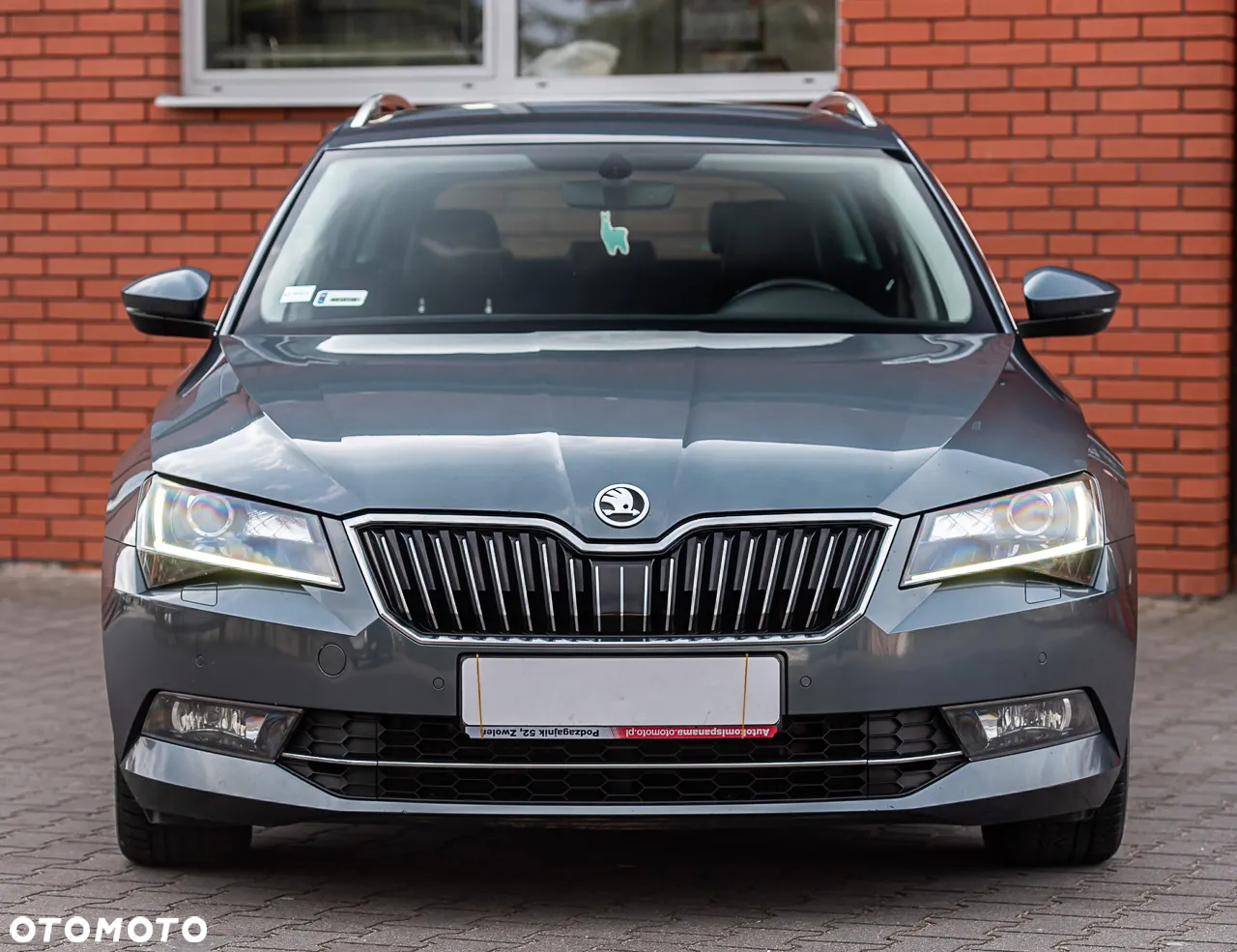 Skoda Superb 2.0 TDI DSG L&K - 4