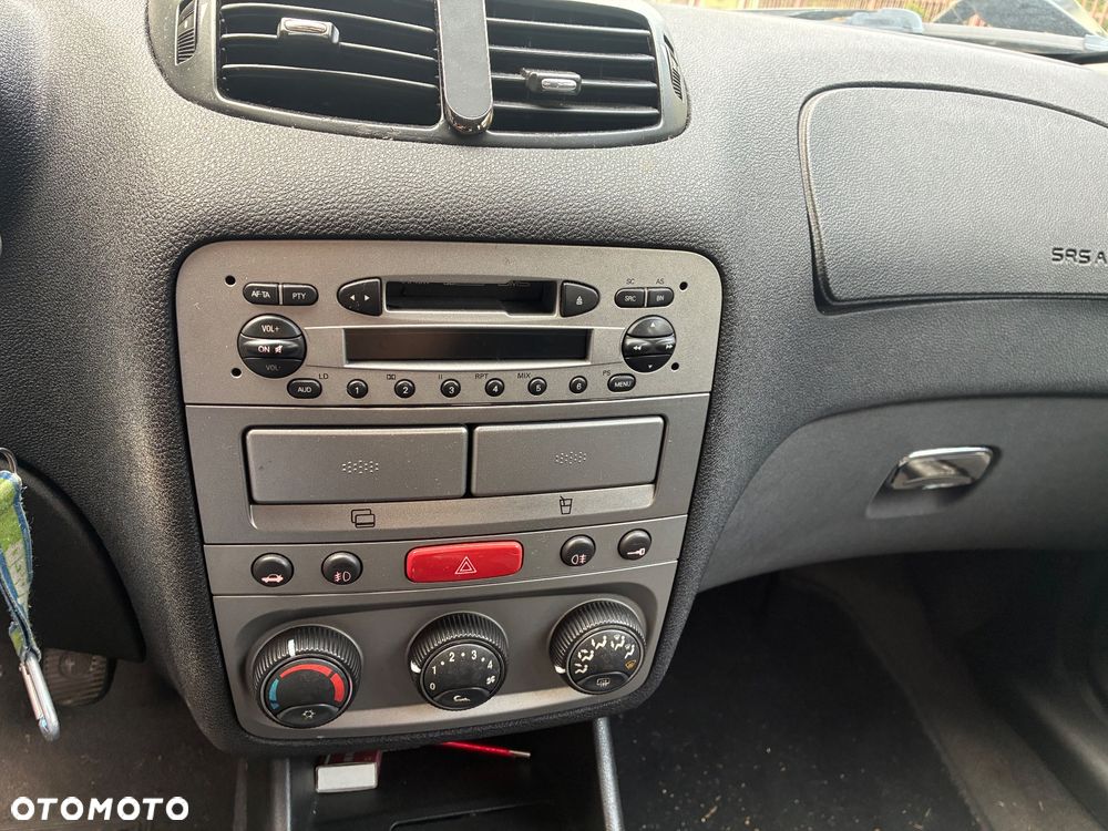 Alfa Romeo 147 1.9 JTD Distinctive - 5