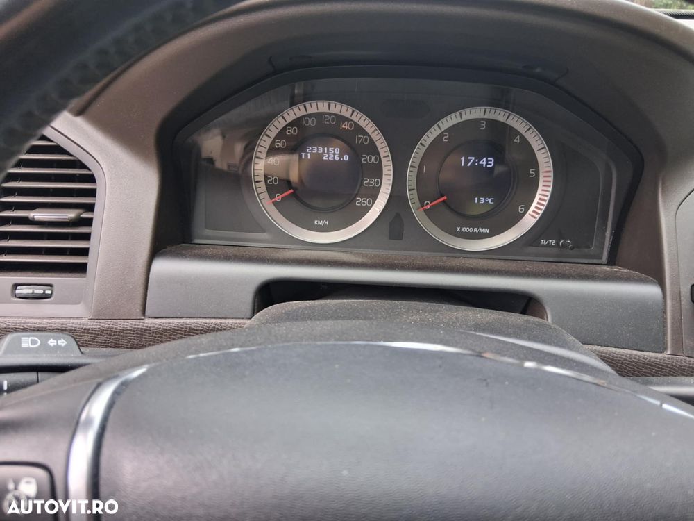 Volvo XC 60 D5 AWD Aut. Summum - 8