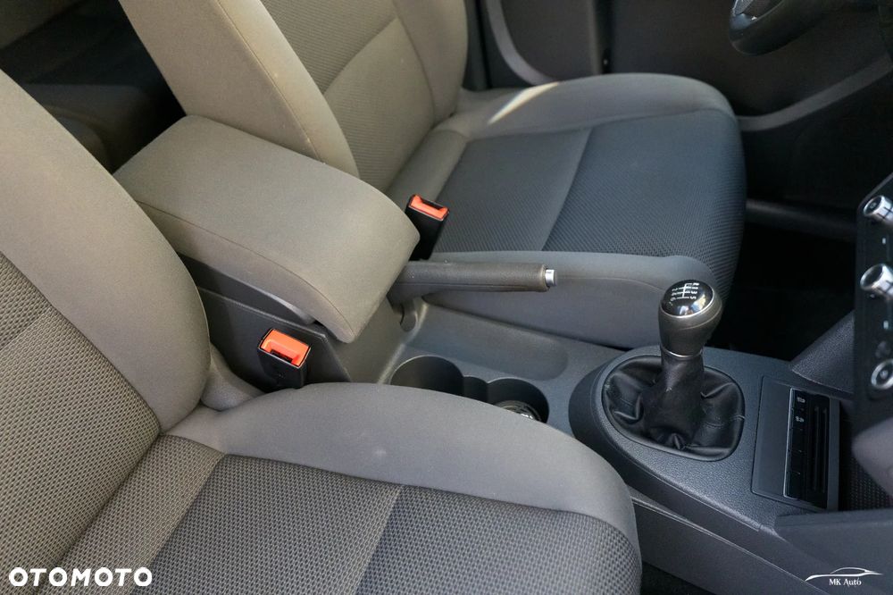 Volkswagen Touran 1.6 TDI DPF BlueMotion Technology Trendline - 30