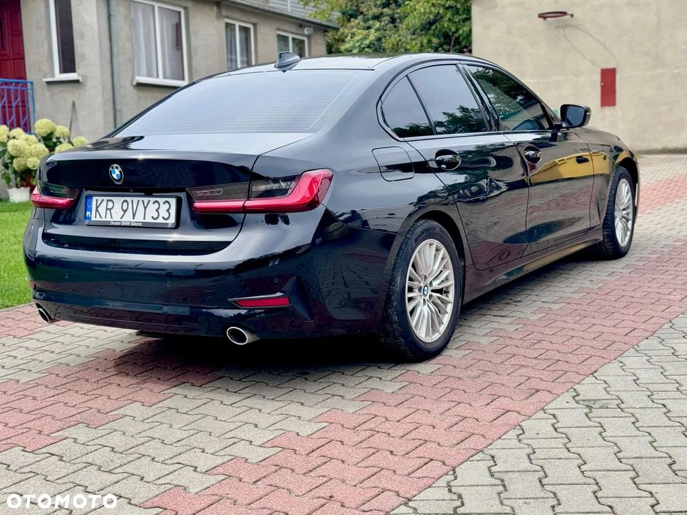 BMW Seria 3 318d Sport Line - 3