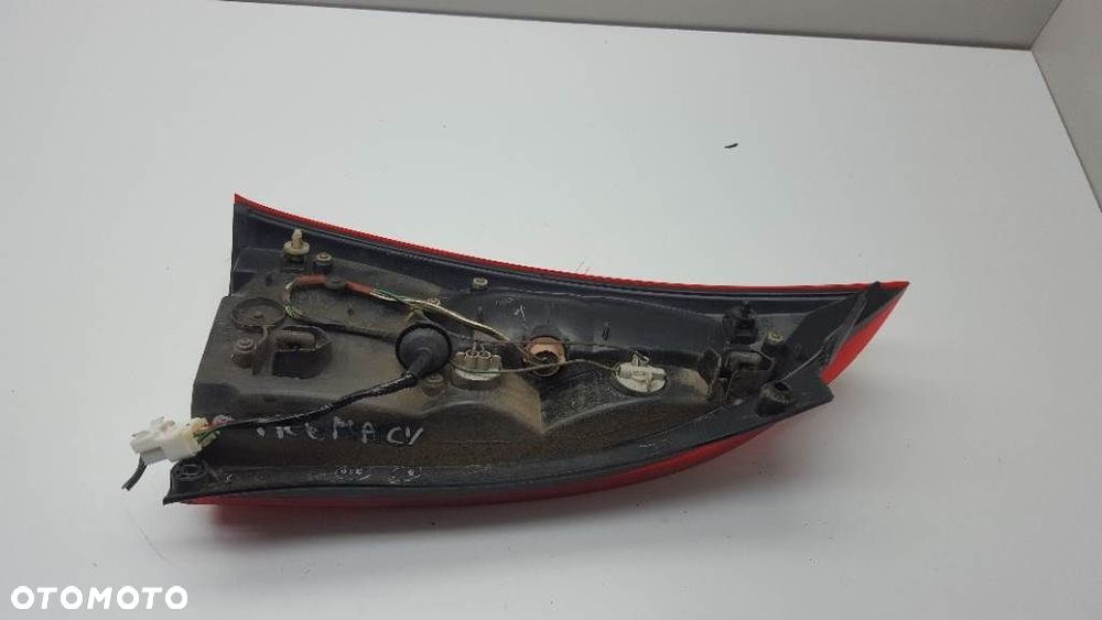 LAMPA TYŁ TYLNA PRAWA W BŁOTNIK MAZDA PREMACY I EU - 3