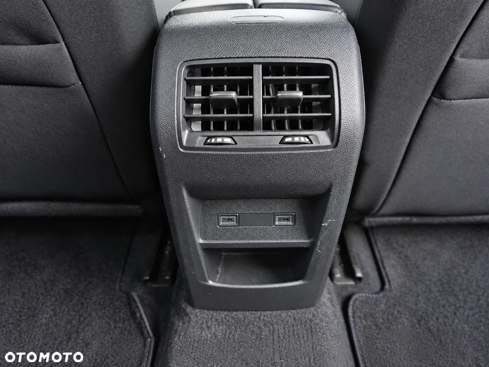 Peugeot 308 1.2 PureTech Allure S&S EAT8 - 19