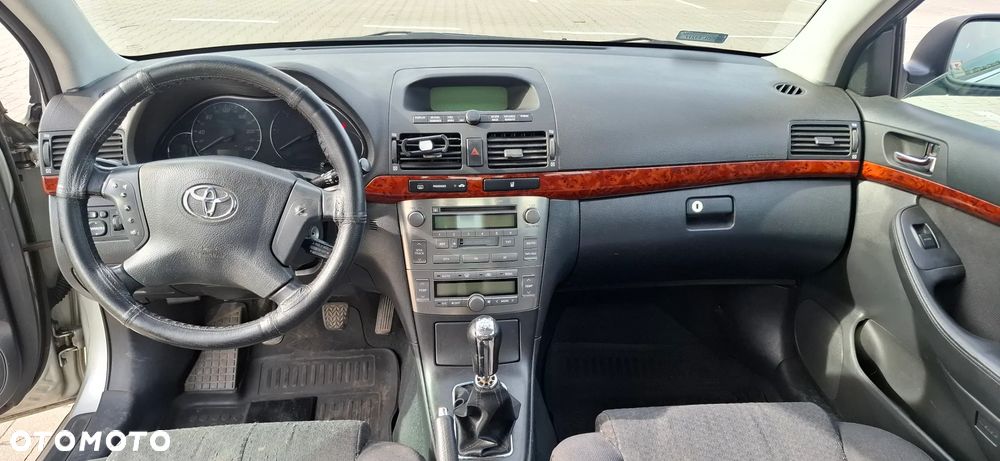 Toyota Avensis 2.0 D-4D - 7