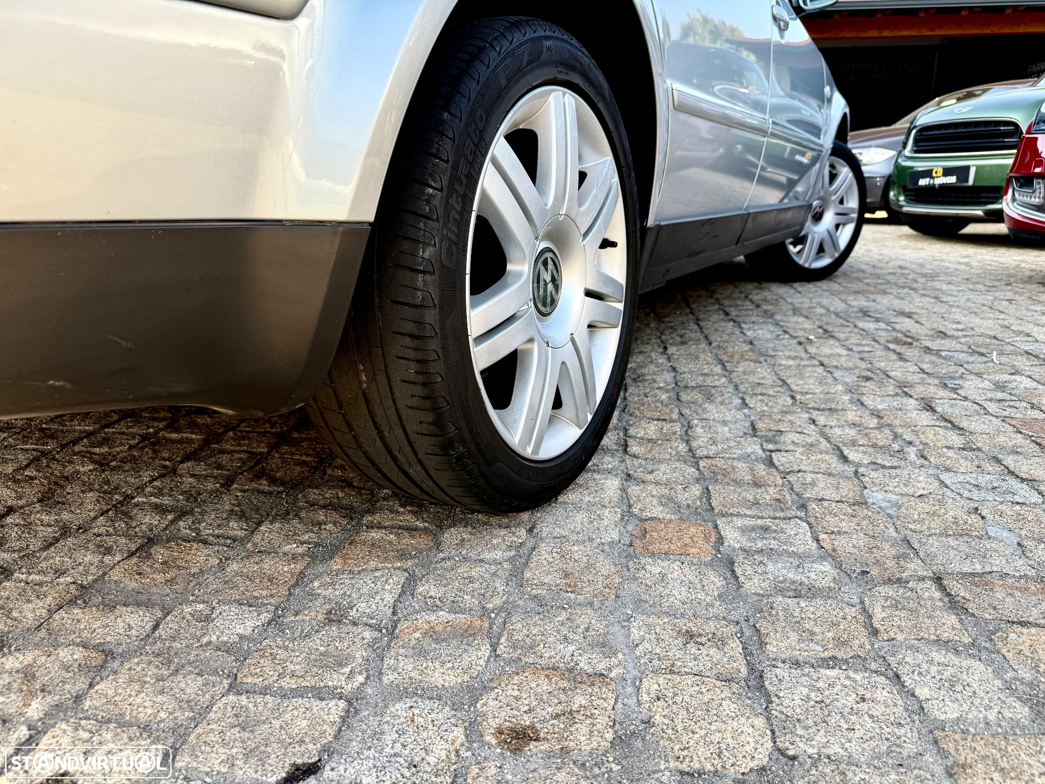 VW Passat Variant 1.9 TDi Highline - 16