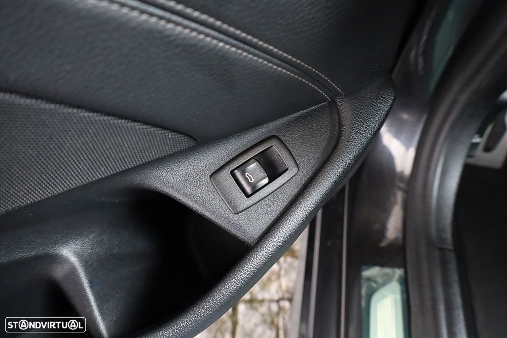 BMW 520 d Pack Desportivo M Auto - 41