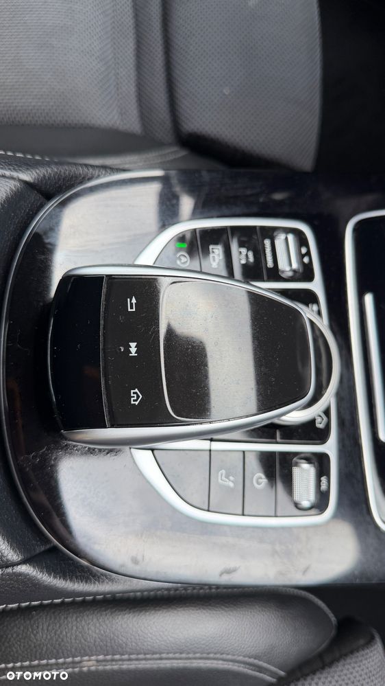 Mercedes-Benz Klasa E 220 d 4Matic 9G-TRONIC - 12