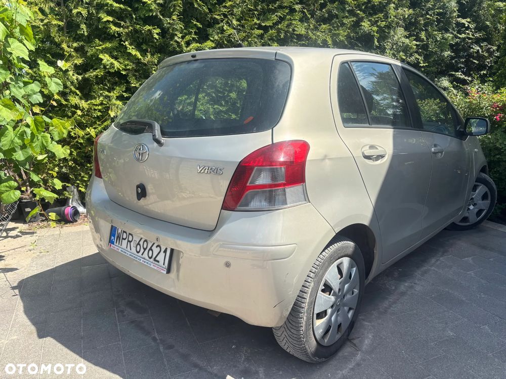 Toyota Yaris 1.4 D-4D Sol EU5 - 4