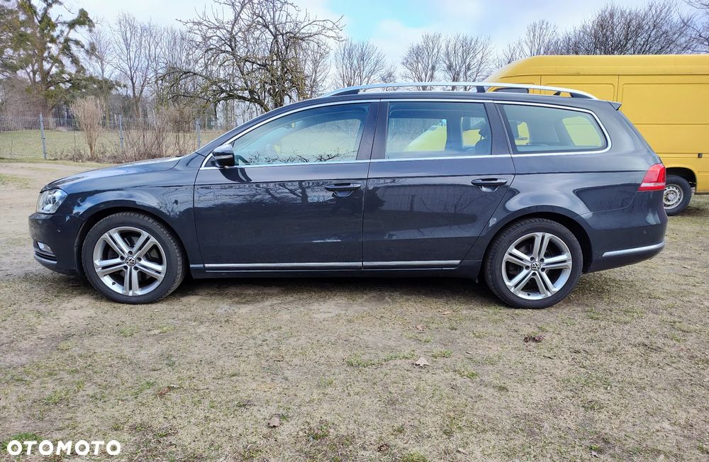Volkswagen Passat 2.0 TDI DPF BlueMotion Technology Comfortline - 8