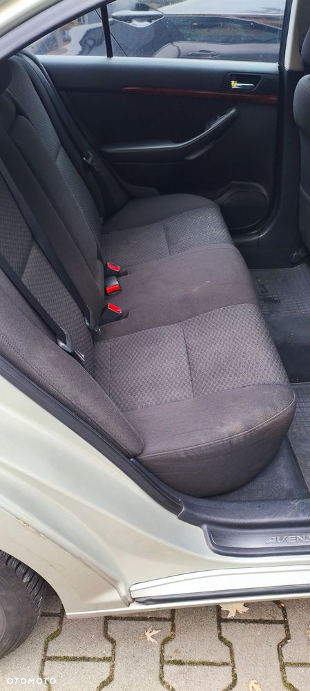 Toyota Avensis 2.0 VVT-i Prestige - 10