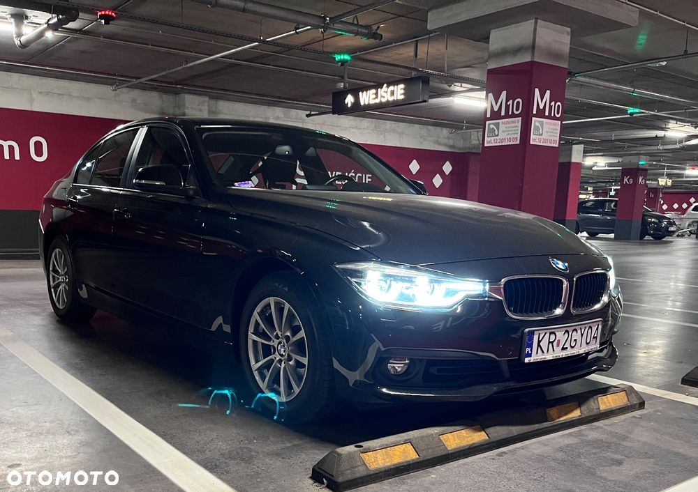 BMW Seria 3 318i - 26
