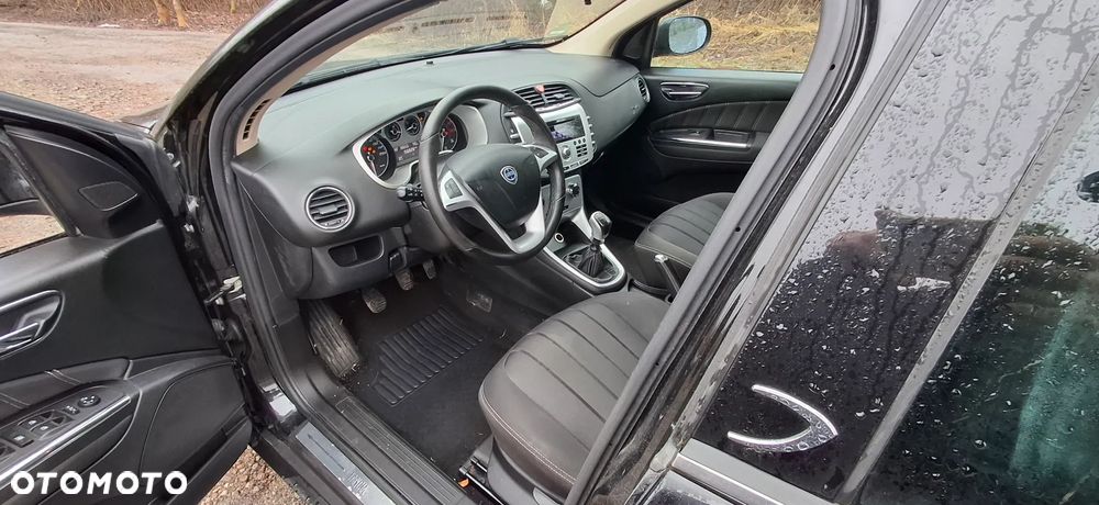 Lancia Delta 1.4 T-Jet 16v Oro - 9