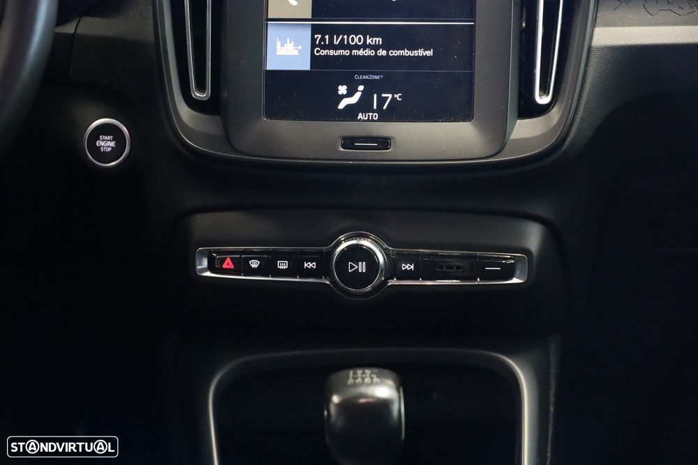 Volvo XC 40 1.5 T2 Momentum Core - 17
