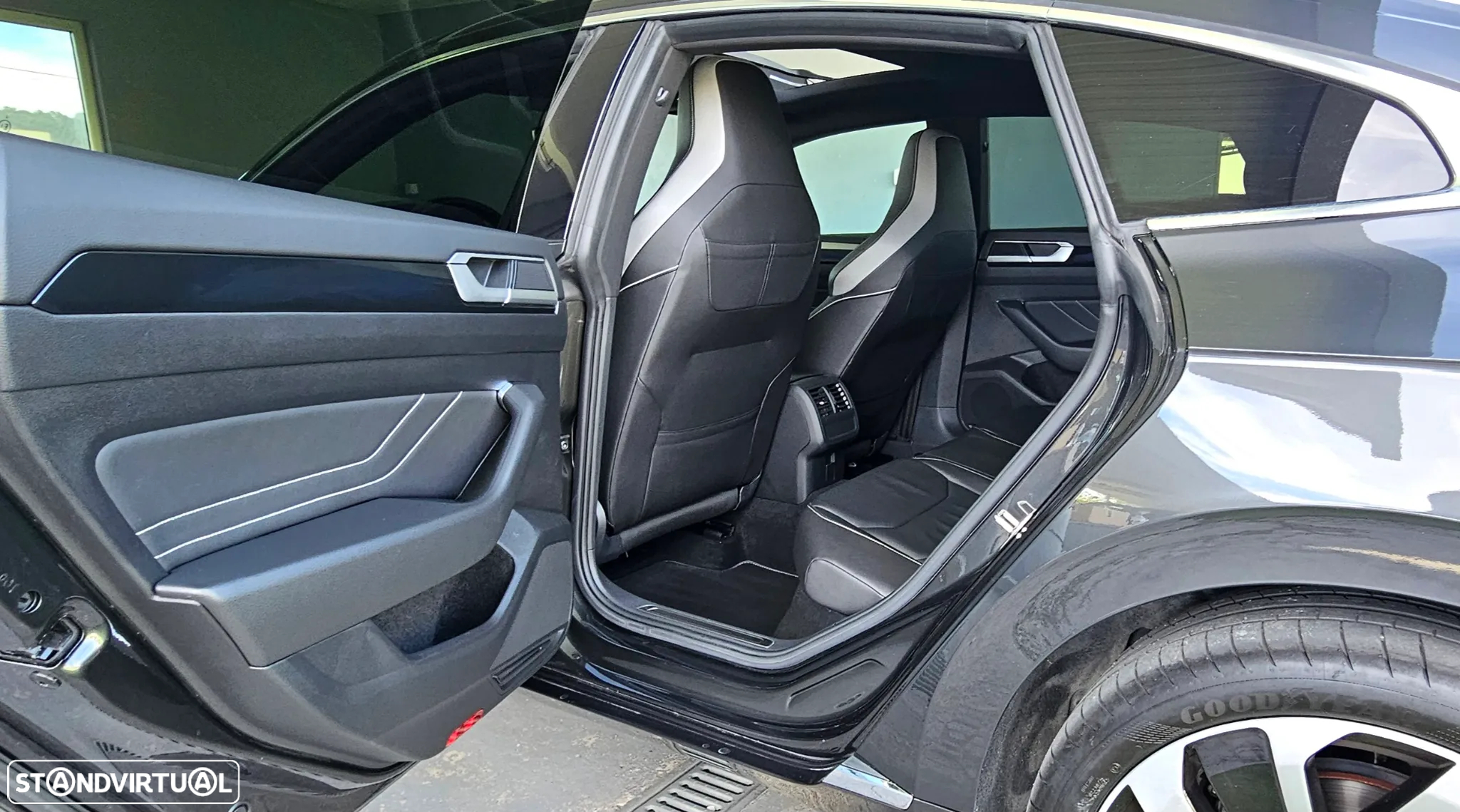 VW Arteon 2.0 TDI R-Line DSG - 23