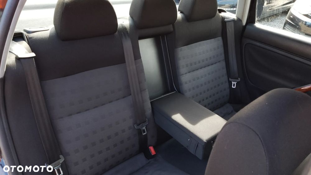 Volkswagen Passat 2.0 Exclusive - 28