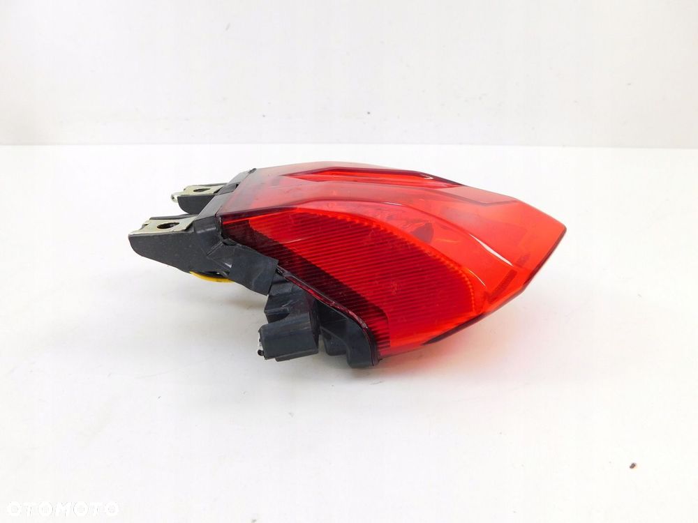 BENELLI BN 125 LAMPA TYLNA TYŁ - 4