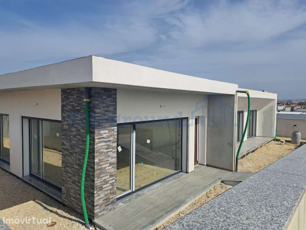 Moradia V4 Contemporânea de Excelência, Parceiros - Grande imagem: 5/25