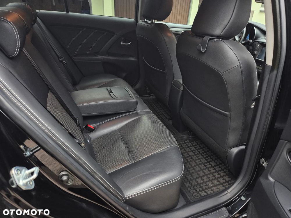 Toyota Avensis 1.8 Premium - 20