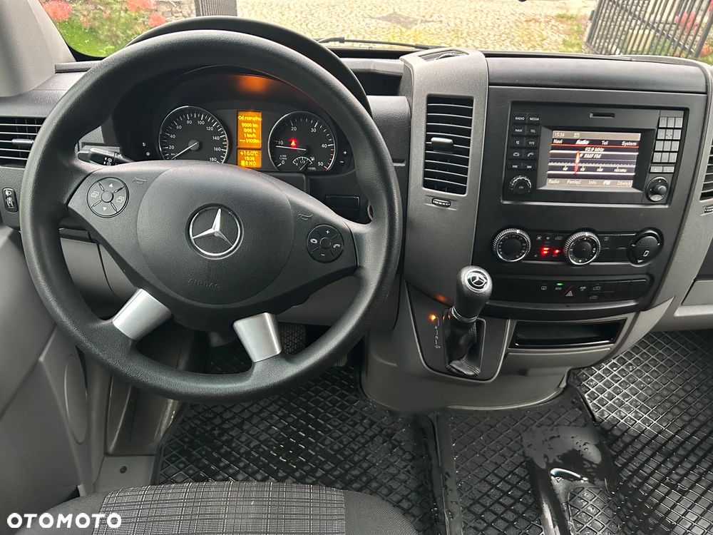 Mercedes-Benz Sprinter - 16