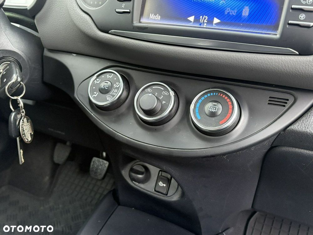 Toyota Yaris - 16