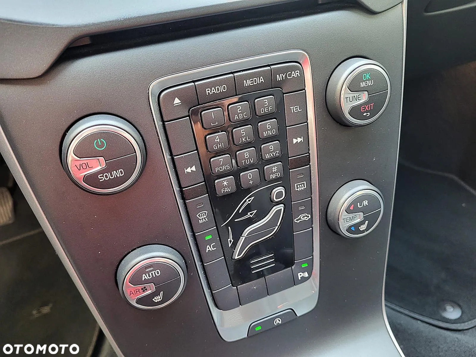 Volvo V40 T3 Momentum - 37