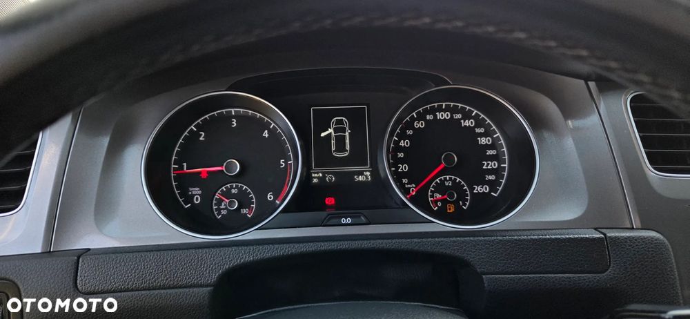 Volkswagen Golf 1.6 TDI BMT Highline - 23