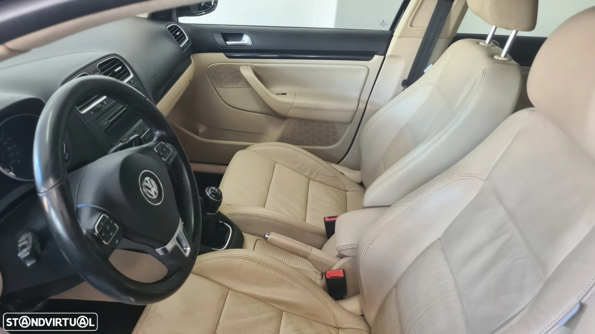 VW Golf Variant 1.6 TDi Confortline - 13