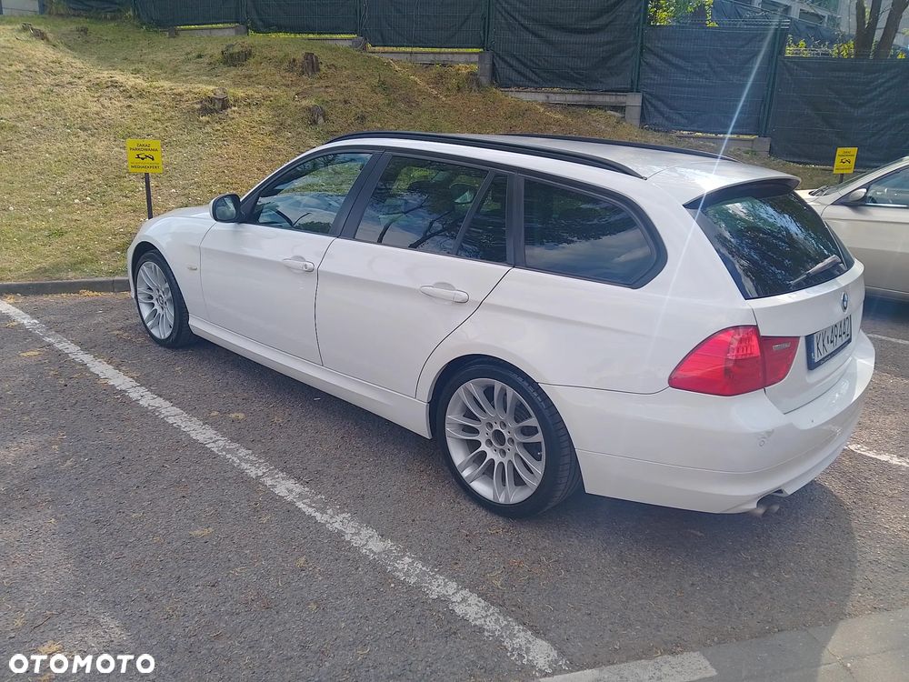 BMW Seria 3 318d DPF - 12