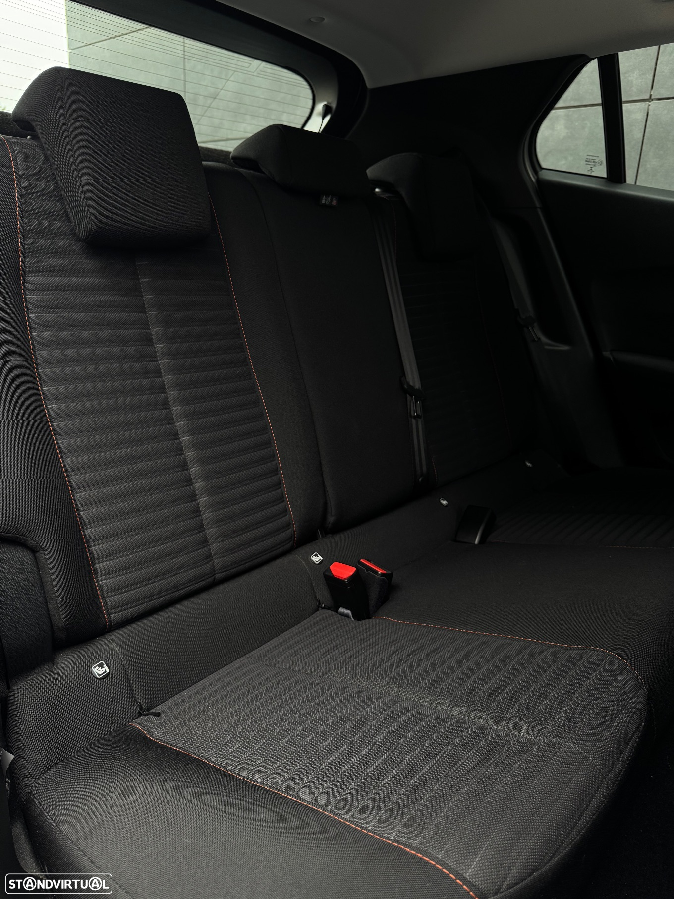 Peugeot 2008 1.2 PureTech Active - 8