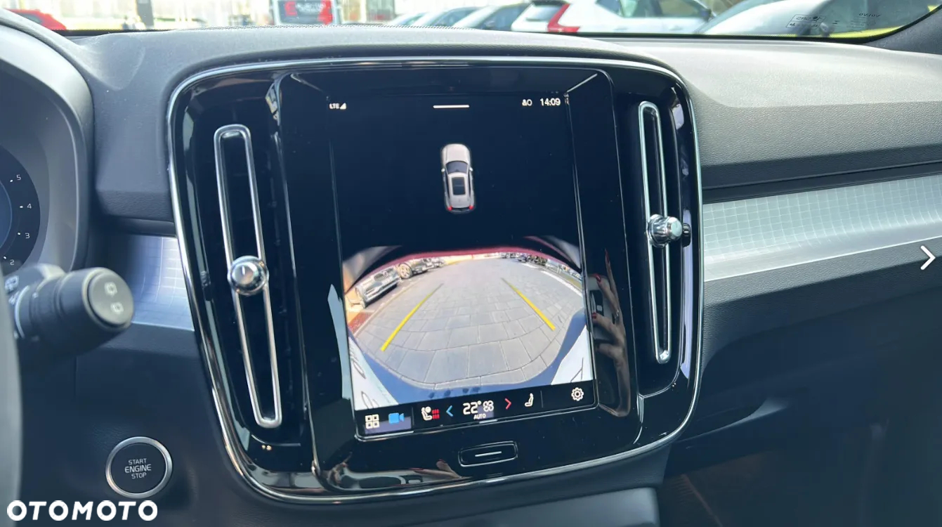 Volvo XC 40 B3 Plus Dark - 16